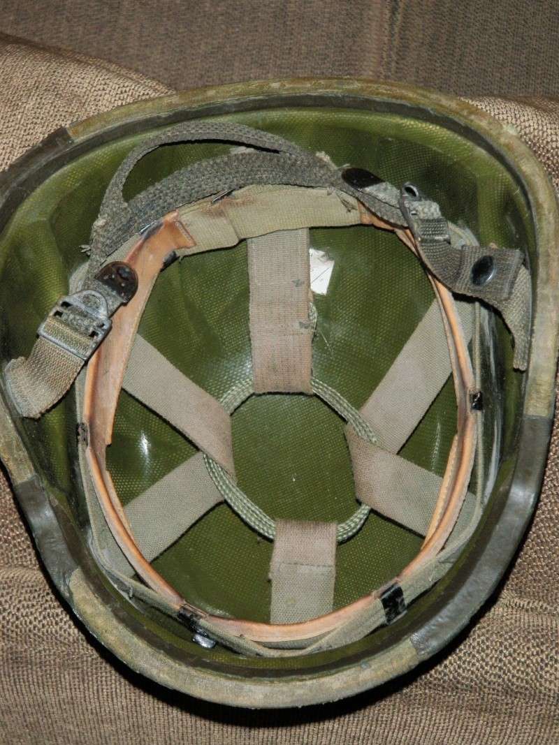 Iraqi PASGT type helmet with painted airborne symbol